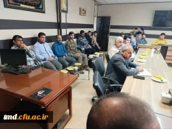 همزمان با روز بسیج اساتید و در آستانه انتخابات ریاست جمهوری برگزار شد : 
جلسه گفتگوی صریح  اساتید و دانشجویان در خصوص شاخص های یک رئیس جمهور 5