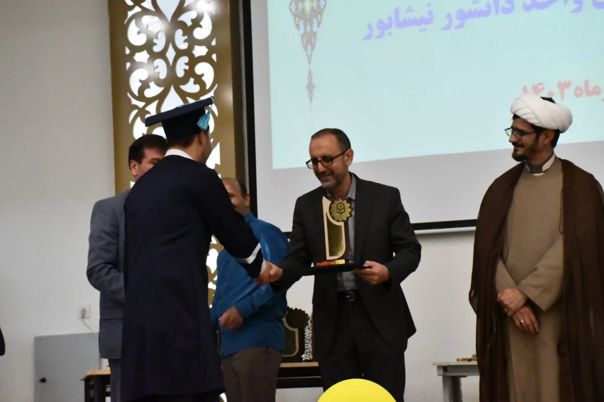 همزمان با فرارسیدن عید سعید غدیر انجام شد : 
آئین دانش آموختگی دانشجویان ورودی 1399 واحد دانشور نیشابور  5