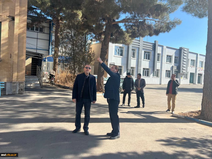 با حضور کارشناسان حوزه نظارت و ارزیابی دانشگاه فردوسی انجام شد : 
بازدید از بخشهای مختلف واحد دانشور نیشابور  6