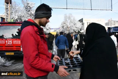 همزمان با فرارسیدن 22 بهمن سالروز پیروزی انقلاب اسلامی انجام شد : 
حضور پرشور دانشجویان ، اساتید و کارکنان واحد دانشور در راهپیمایی و جشن پیروزی انقلاب اسلامی 