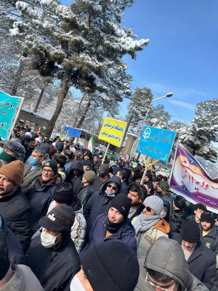 همزمان با فرارسیدن 22 بهمن سالروز پیروزی انقلاب اسلامی انجام شد : 
حضور پرشور دانشجویان ، اساتید و کارکنان واحد دانشور در راهپیمایی و جشن پیروزی انقلاب اسلامی  10