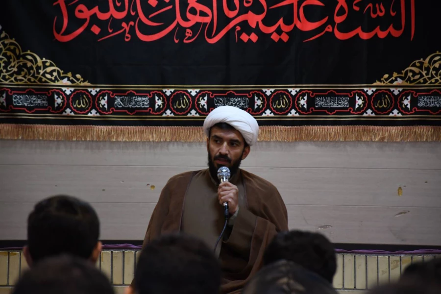 همزمان با ایام ماه مبارک رمضان انجام شد : 
محفل انس با قرآن و ضیافت افطار ویژه دانشجویان واحد دانشور  4