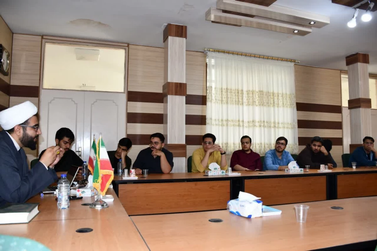 با حضور دانشجویان ورودی 1403 برگزار شد : 
دوره آموزشی طرح معراج ( آموزش معارف نماز )  7