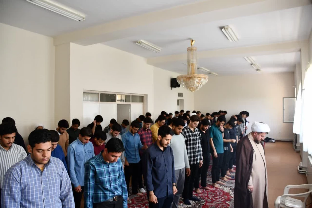 با حضور دانشجویان ورودی 1403 برگزار شد : 
دوره آموزشی طرح معراج ( آموزش معارف نماز )  9