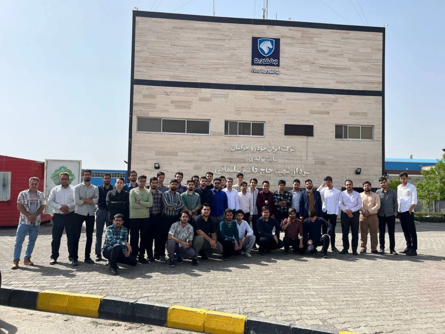 با حضور دانشجویان واحد  دانشور برگزار شد : 
بازدید از کارخانه ایران خودرو خراسان رضوی  3