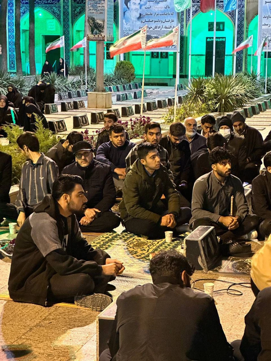 همزمان با ایام فرارسیدن شهادت حضرت امام جعفر صادق (ع) برگزار شد : 
مراسم یادمان شهید رضا شیرزاده دانشجو معلم در محل گلزار شهدای شهرستان نیشابور  3