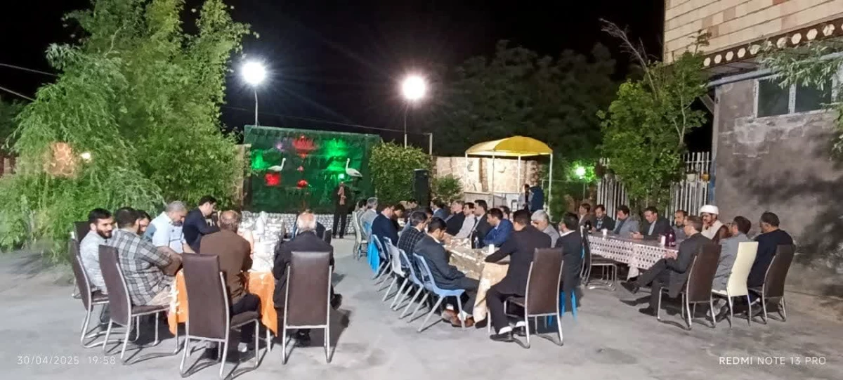 همزمان با ایام بزرگداشت مقام معلم انجام شد : 
مراسم تجلیل و تکریم اساتید دانشگاه فرهنگیان واحد دانشور نیشابور  6