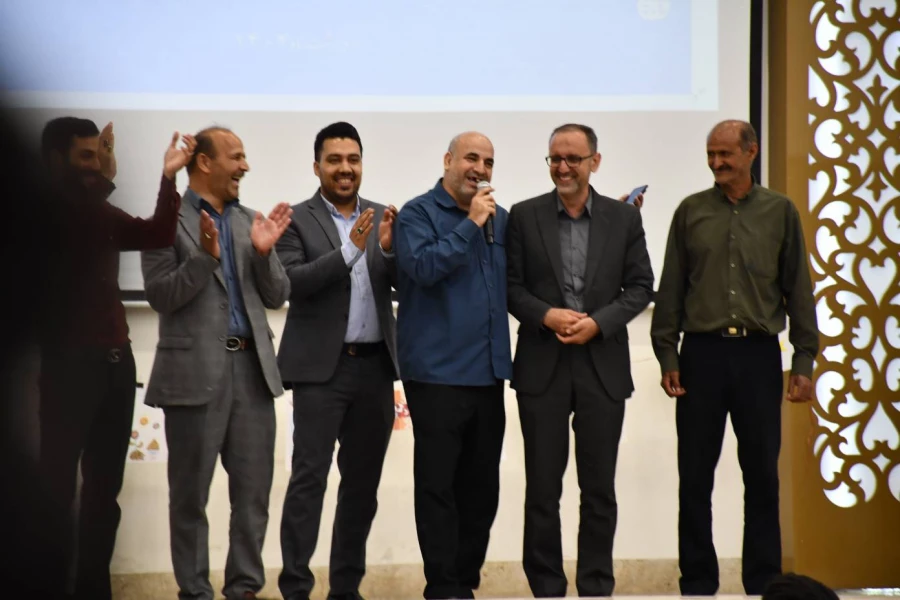 همزمان با ایام بزرگداشت مقام معلم انجام شد : 
جشن بزرگ سلام معلم  2