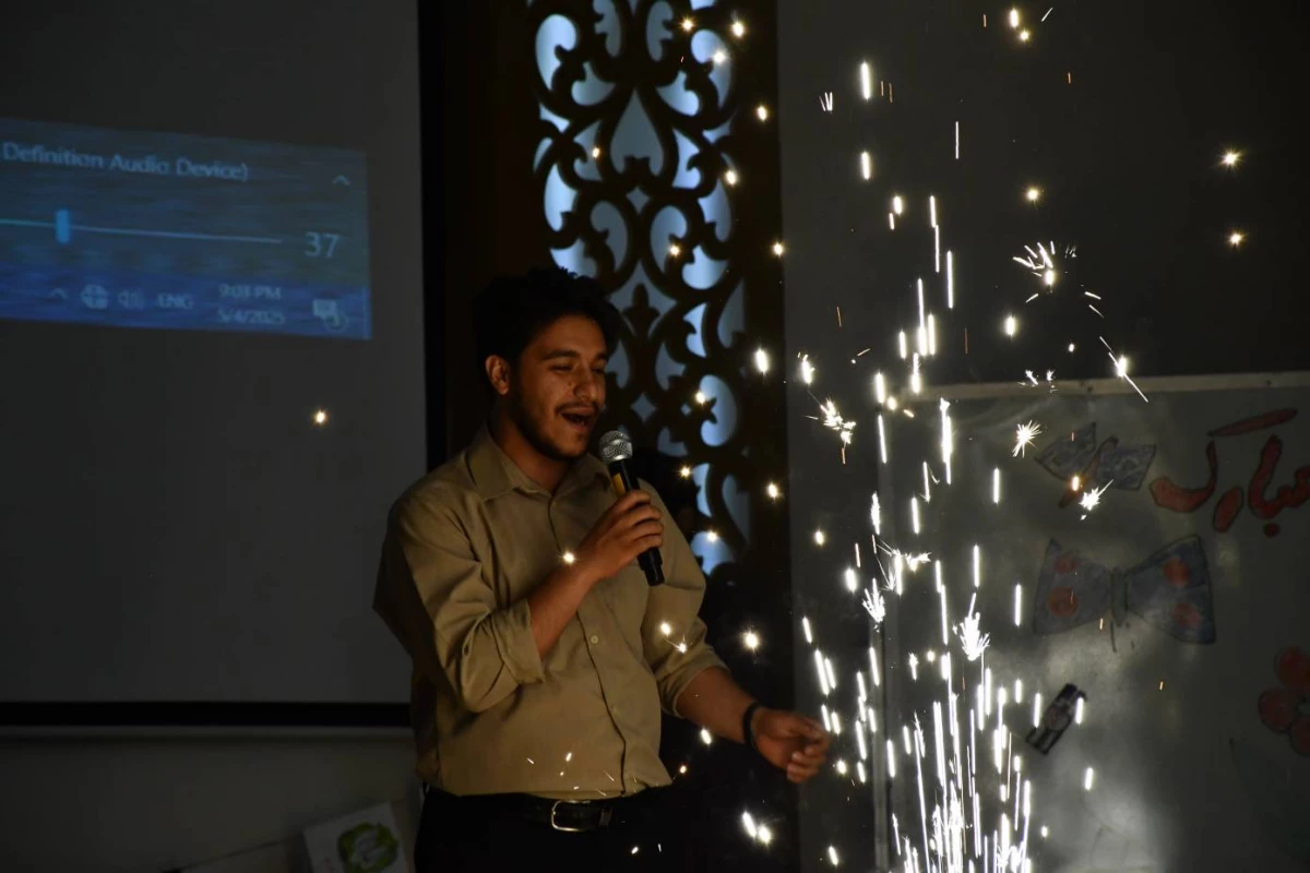 همزمان با ایام بزرگداشت مقام معلم انجام شد : 
جشن بزرگ سلام معلم  7