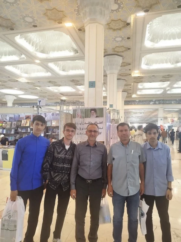 همزمان با برگزاری نمایشگاه بین المللی  کتاب برگزار شد : 
حضور دانشجویان واحد دانشور در اردوی بازدید از نمایشگاه کتاب  4