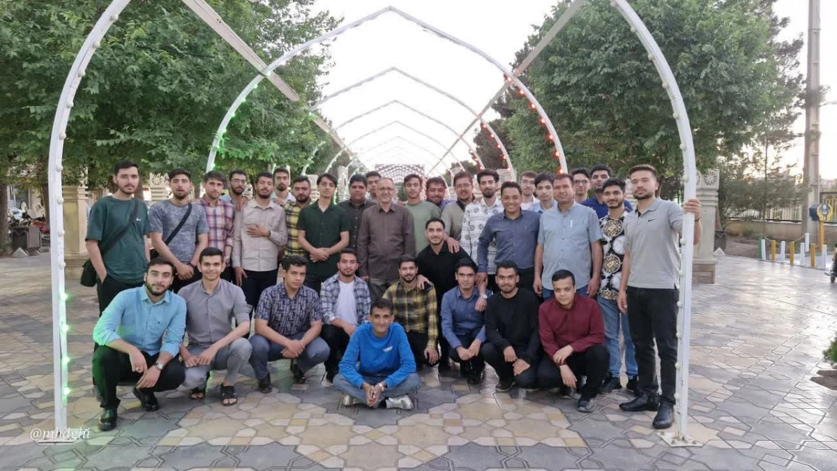 همزمان با برگزاری نمایشگاه بین المللی  کتاب برگزار شد : 
حضور دانشجویان واحد دانشور در اردوی بازدید از نمایشگاه کتاب  5