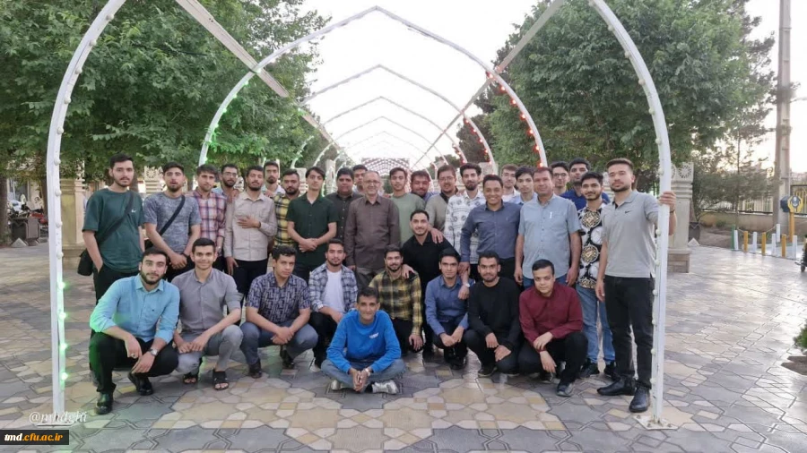 همزمان با برگزاری نمایشگاه بین المللی  کتاب برگزار شد : 
حضور دانشجویان واحد دانشور در اردوی بازدید از نمایشگاه کتاب  5