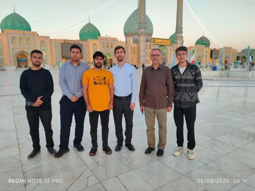 همزمان با برگزاری نمایشگاه بین المللی  کتاب برگزار شد : 
حضور دانشجویان واحد دانشور در اردوی بازدید از نمایشگاه کتاب  6