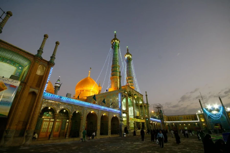 همزمان با برگزاری نمایشگاه بین المللی  کتاب برگزار شد : 
حضور دانشجویان واحد دانشور در اردوی بازدید از نمایشگاه کتاب  7