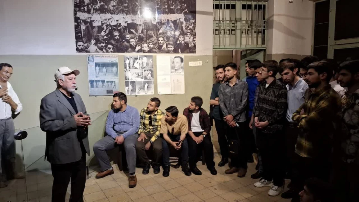 همزمان با برگزاری نمایشگاه بین المللی  کتاب برگزار شد : 
حضور دانشجویان واحد دانشور در اردوی بازدید از نمایشگاه کتاب  9