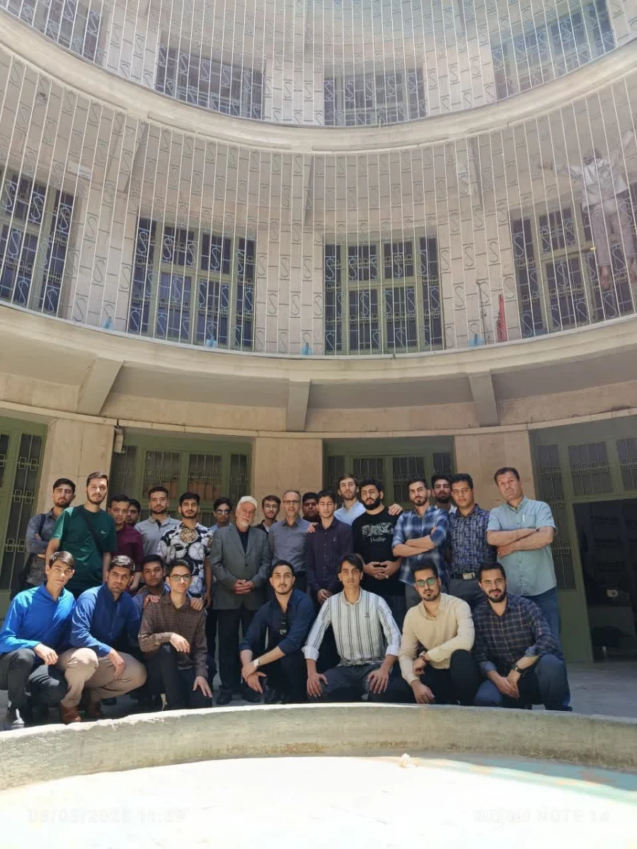 همزمان با برگزاری نمایشگاه بین المللی  کتاب برگزار شد : 
حضور دانشجویان واحد دانشور در اردوی بازدید از نمایشگاه کتاب  11