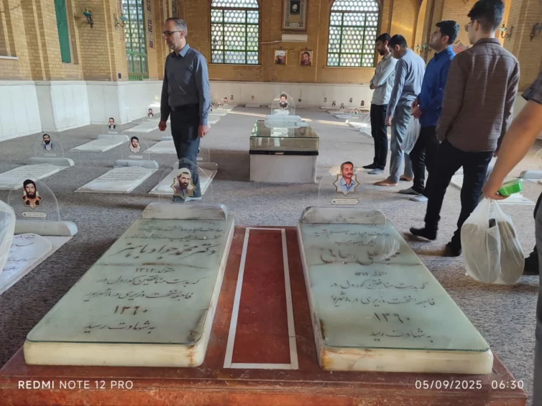 همزمان با برگزاری نمایشگاه بین المللی  کتاب برگزار شد : 
حضور دانشجویان واحد دانشور در اردوی بازدید از نمایشگاه کتاب  15