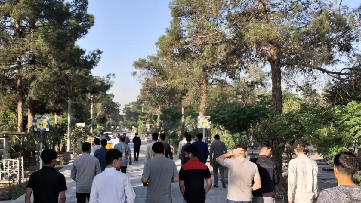 همزمان با برگزاری نمایشگاه بین المللی  کتاب برگزار شد : 
حضور دانشجویان واحد دانشور در اردوی بازدید از نمایشگاه کتاب  16