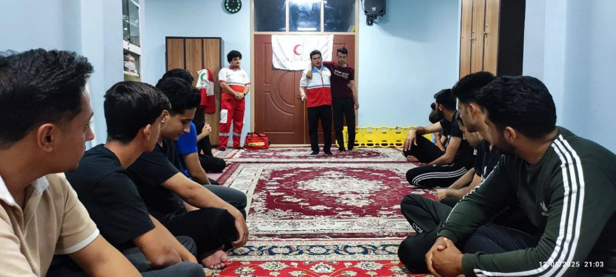همزمان با هفته سراهای دانشجویی برگزار شد : 
دوره آموزشی کمک های اولیه و هلال احمر  4