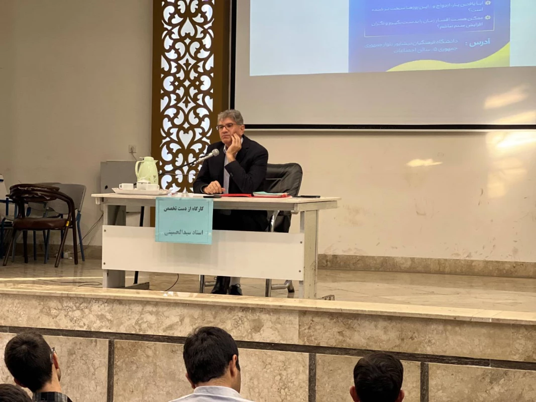 همزمان با هفته سراهای دانشجویی برگزار شد : 
کارگاه آموزشی (( از دست تخصص ! ))  5