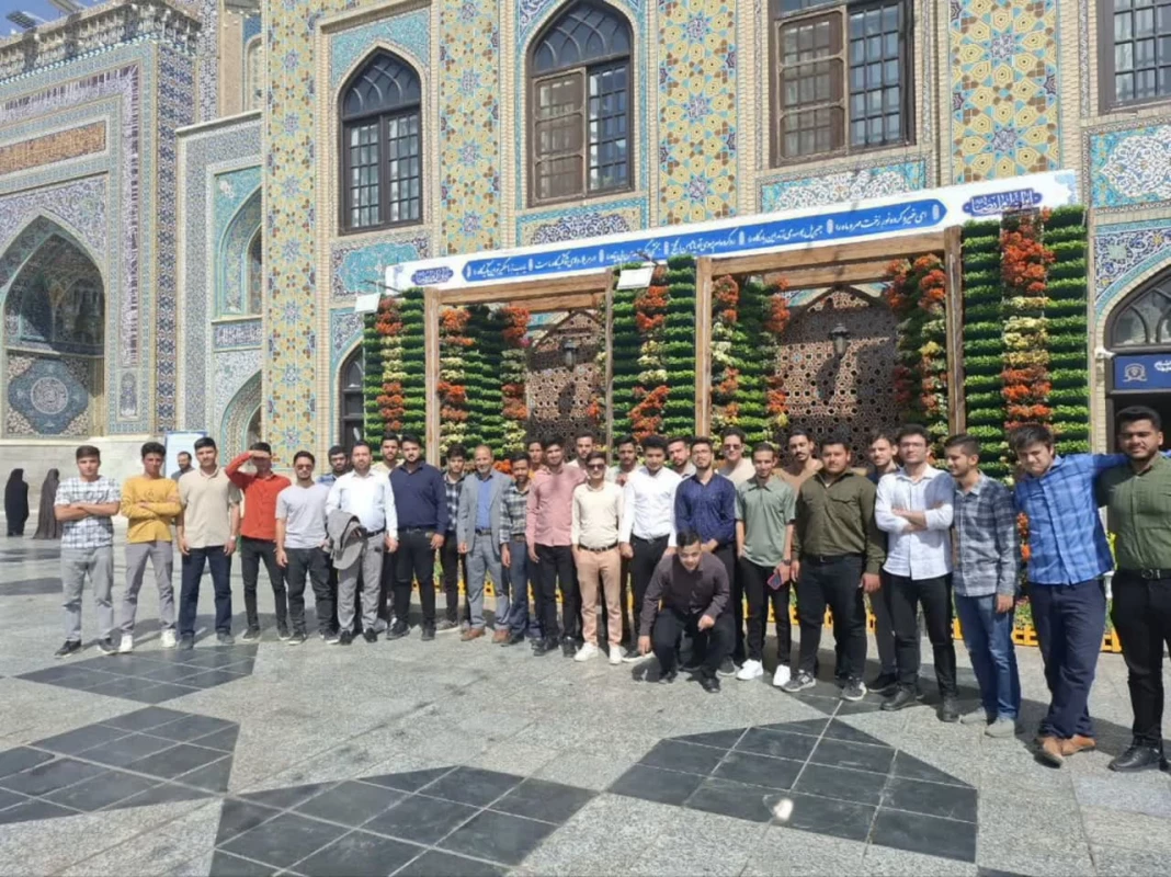 همزمان با هفته سراهای دانشجویی برگزار شد : 
اردوی زیارتی تفریحی مشهد مقدس  4