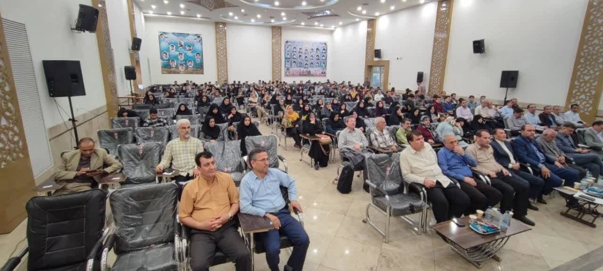 همزمان با روز جهانی خیام و هفته بهار ریاضیات انجام شد : 
همایش آموزش ریاضی  3