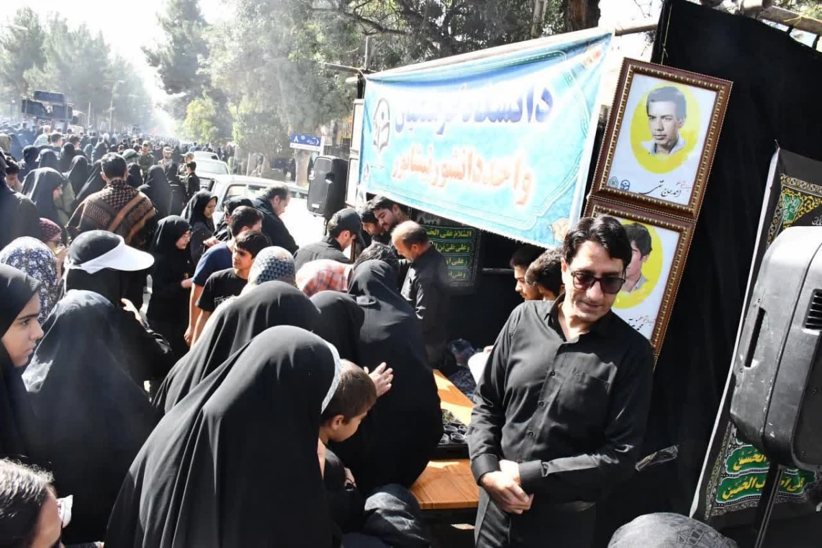 همزمان با روز اربعین حسینی انجام شد:
برپایی موکب پذیرایی 7