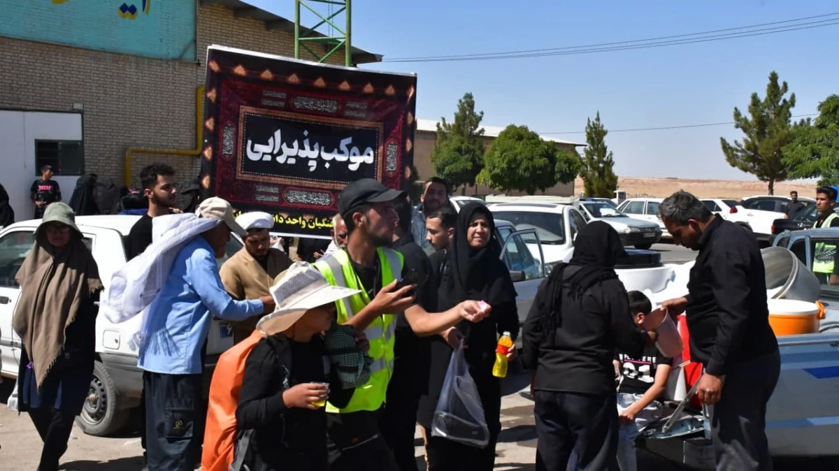 همزمان با دهه پایانی ماه صفر انجام شد:
برپایی موکب در مسیر پیاده روی زائرین امام رضا(ع) 3
