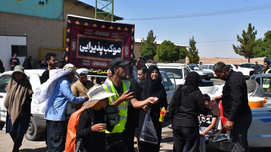 همزمان با دهه پایانی ماه صفر انجام شد:
برپایی موکب در مسیر پیاده روی زائرین امام رضا(ع) 3