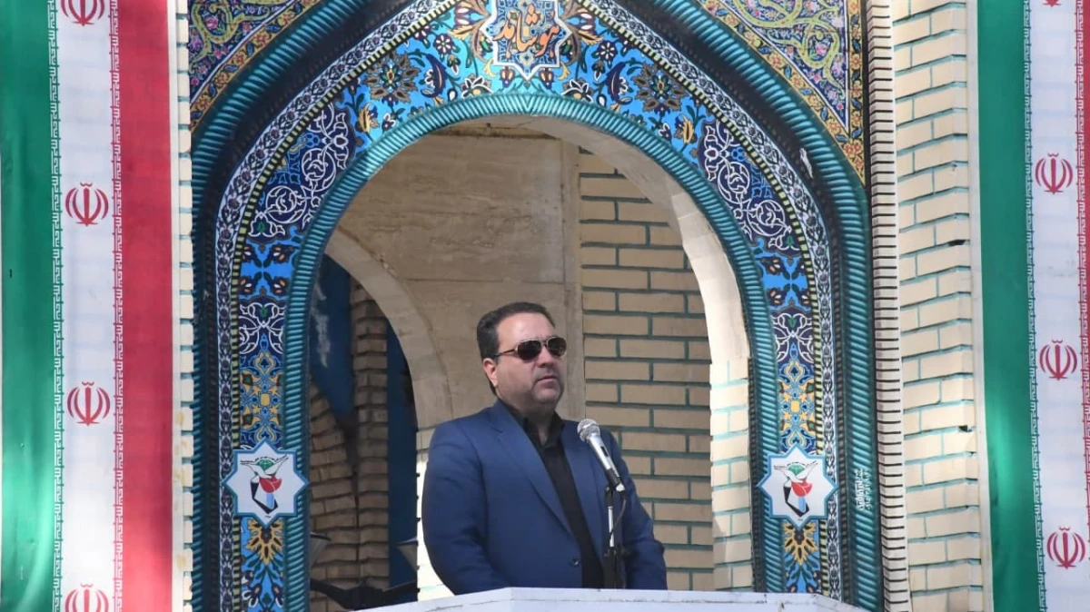 همزمان با آغاز هفته دولت انجام شد:
آغاز برنامه های هفته دولت با غبار روبی مزار شهدا با حضور اسداله عربخانی،ریاست واحد دانشور . 3