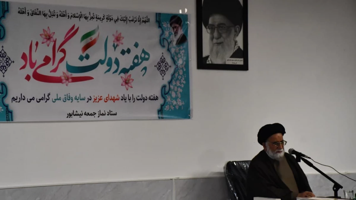 همزمان با آغاز هفته دولت انجام شد:
آغاز برنامه های هفته دولت با غبار روبی مزار شهدا با حضور اسداله عربخانی،ریاست واحد دانشور . 8