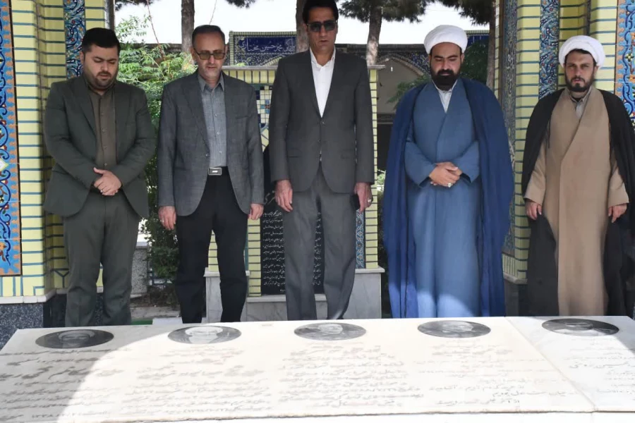 همزمان با هفته دفاع مقدس و آغاز سال تحصیلی،با حضور درگلزار شهدای شهرستان انجام شد: 2