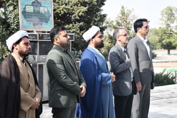 همزمان با هفته دفاع مقدس و آغاز سال تحصیلی،با حضور درگلزار شهدای شهرستان انجام شد: 6