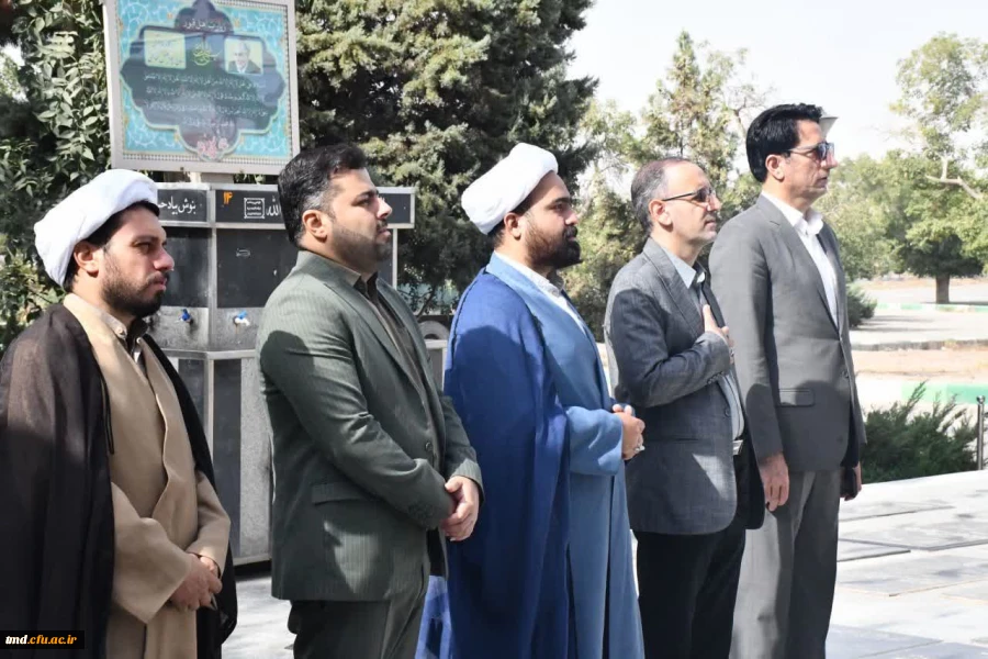 همزمان با هفته دفاع مقدس و آغاز سال تحصیلی،با حضور درگلزار شهدای شهرستان انجام شد: 6