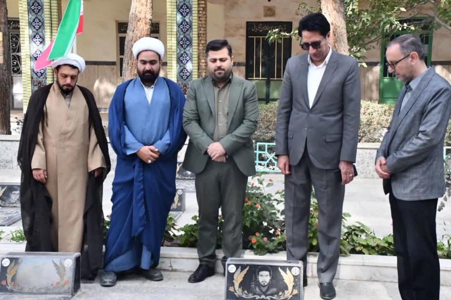 همزمان با هفته دفاع مقدس و آغاز سال تحصیلی،با حضور درگلزار شهدای شهرستان انجام شد: 7