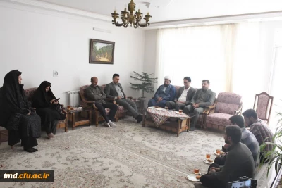 دیدار باخانواده شهید دانشجو معلم محمود رضا امینی به مناسبت هفته دفاع مقدس