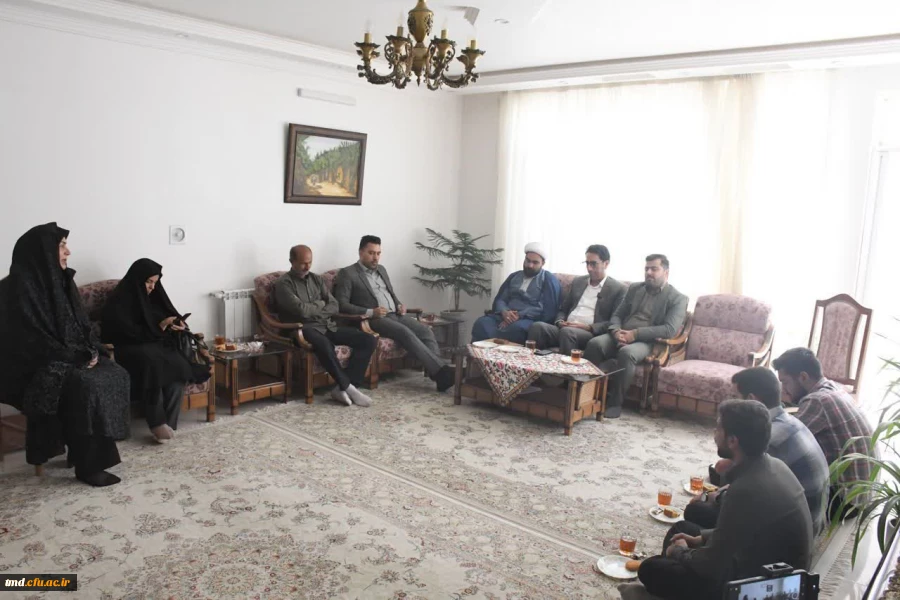 دیدار باخانواده شهید دانشجو معلم محمود رضا امینی به مناسبت هفته دفاع مقدس 3