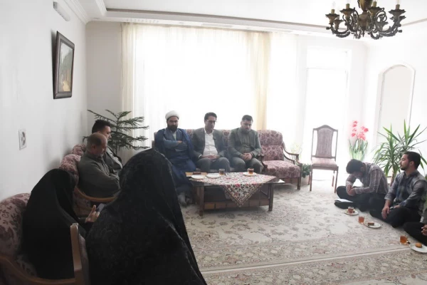 دیدار باخانواده شهید دانشجو معلم محمود رضا امینی به مناسبت هفته دفاع مقدس 5