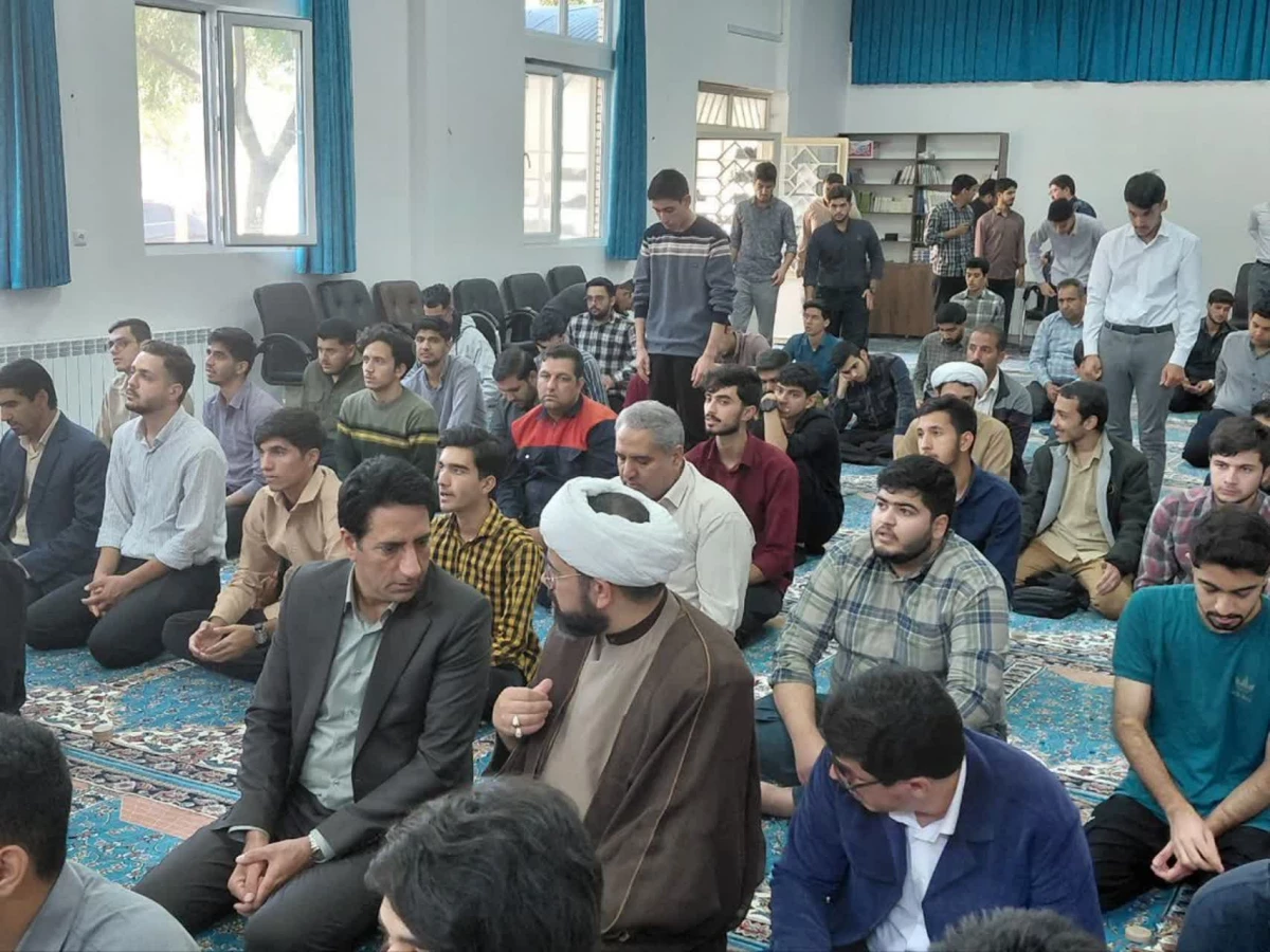 سلسه نشست های سیاست گذاری فرهنگی در دانشگاه فرهنگیان با حضور حجت الاسلام طلا بیگی مسئول نهاد رهبری در دانشگاه فرهنگیان استان در واحد دانشور 2