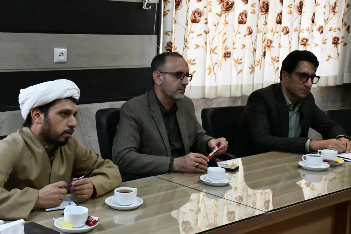 سلسه نشست های سیاست گذاری فرهنگی در دانشگاه فرهنگیان با حضور حجت الاسلام طلا بیگی مسئول نهاد رهبری در دانشگاه فرهنگیان استان در واحد دانشور 8