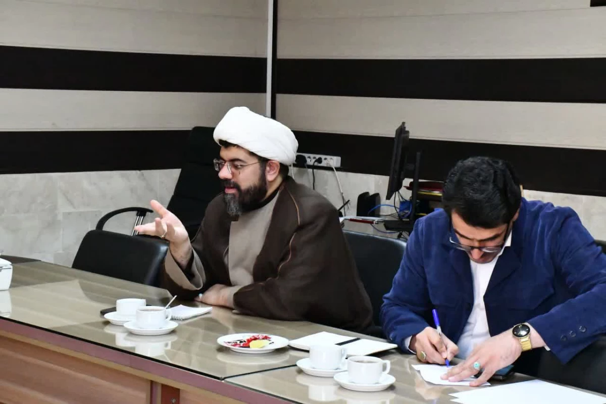 سلسه نشست های سیاست گذاری فرهنگی در دانشگاه فرهنگیان با حضور حجت الاسلام طلا بیگی مسئول نهاد رهبری در دانشگاه فرهنگیان استان در واحد دانشور 9