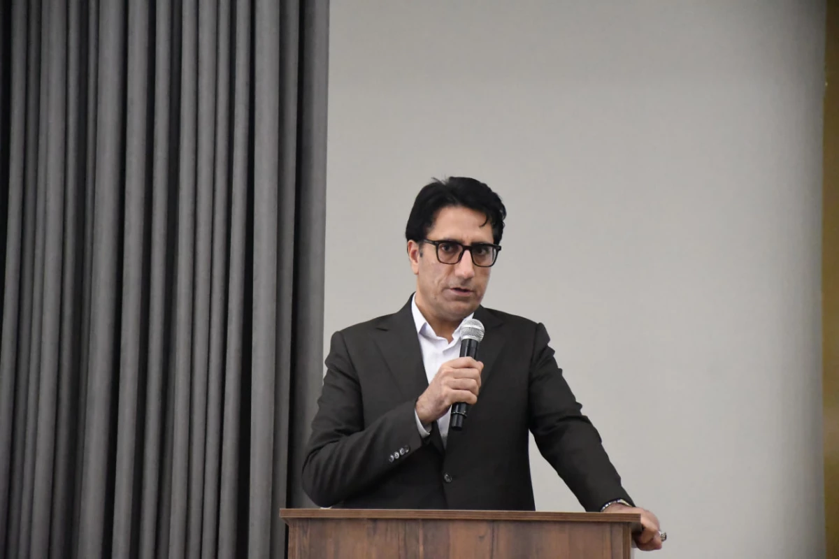 جلسه پرسش و پاسخ  دانشجویی با حضور مدیران استانی دانشگاه فرهنگیان 6