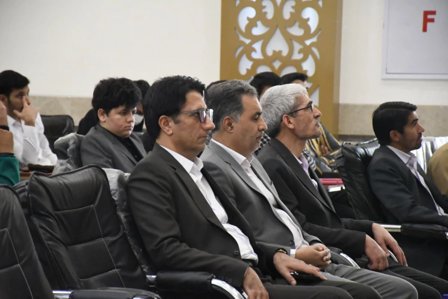 جلسه پرسش و پاسخ  دانشجویی با حضور مدیران استانی دانشگاه فرهنگیان 7