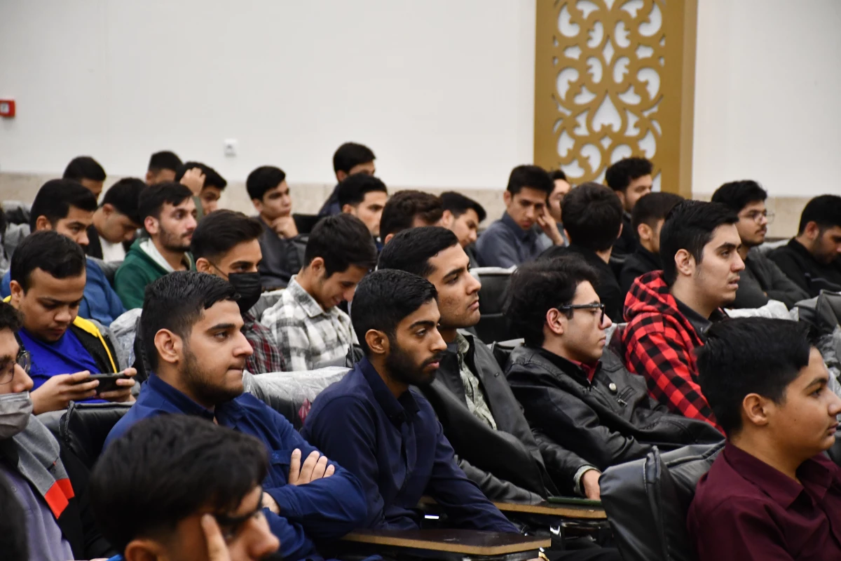 با حضور پرشور دانشجویان انجام شد:
برگزاری کارگاه عرفان وهنر با حضور استاد علیرضا سراجی 5