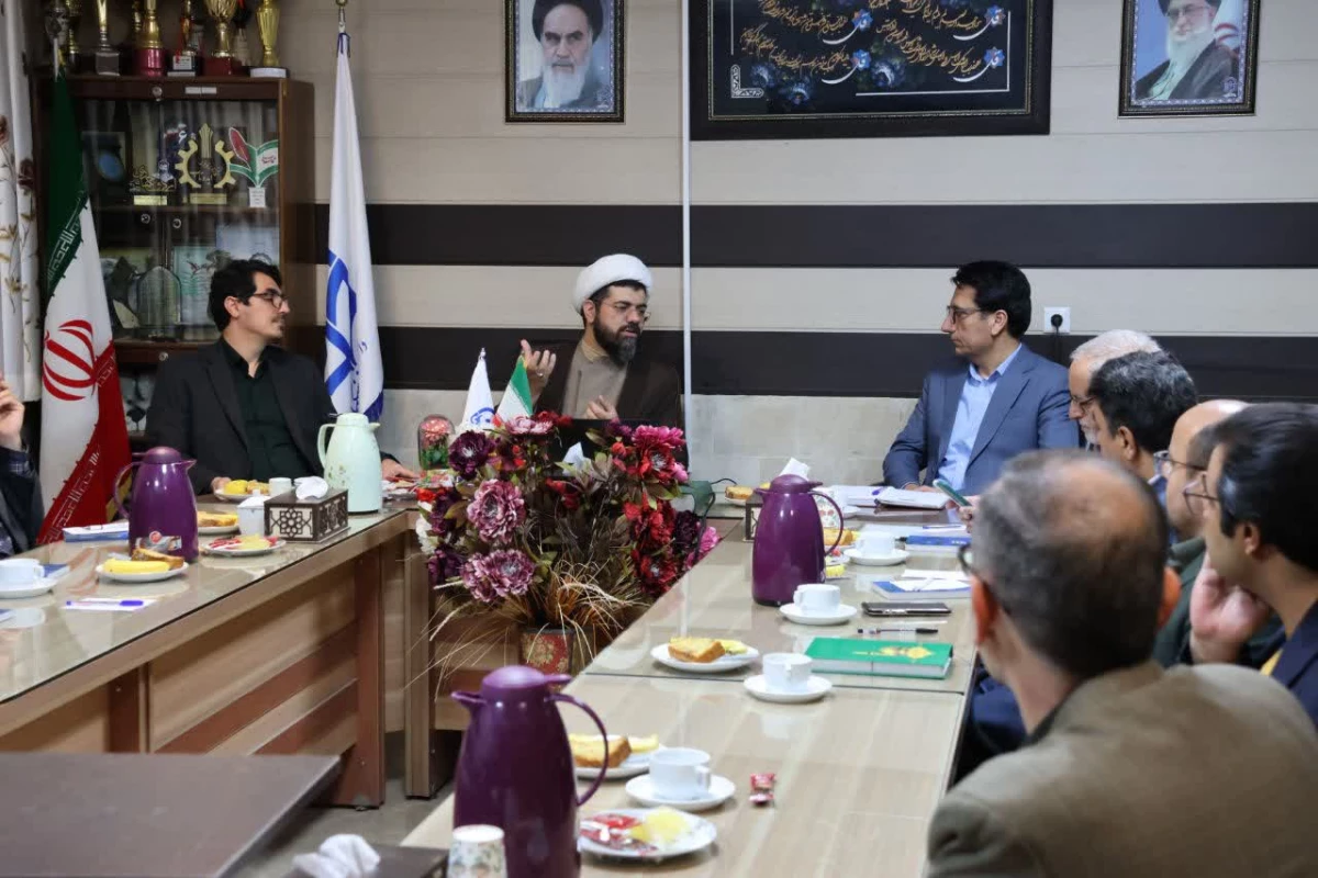 حضور حجت الاسلام طلا بیگی مسئول نهاد مقام معظم رهبری در دانشگاه فرهنگیان استان و دیدار با اساتید دانشور  7