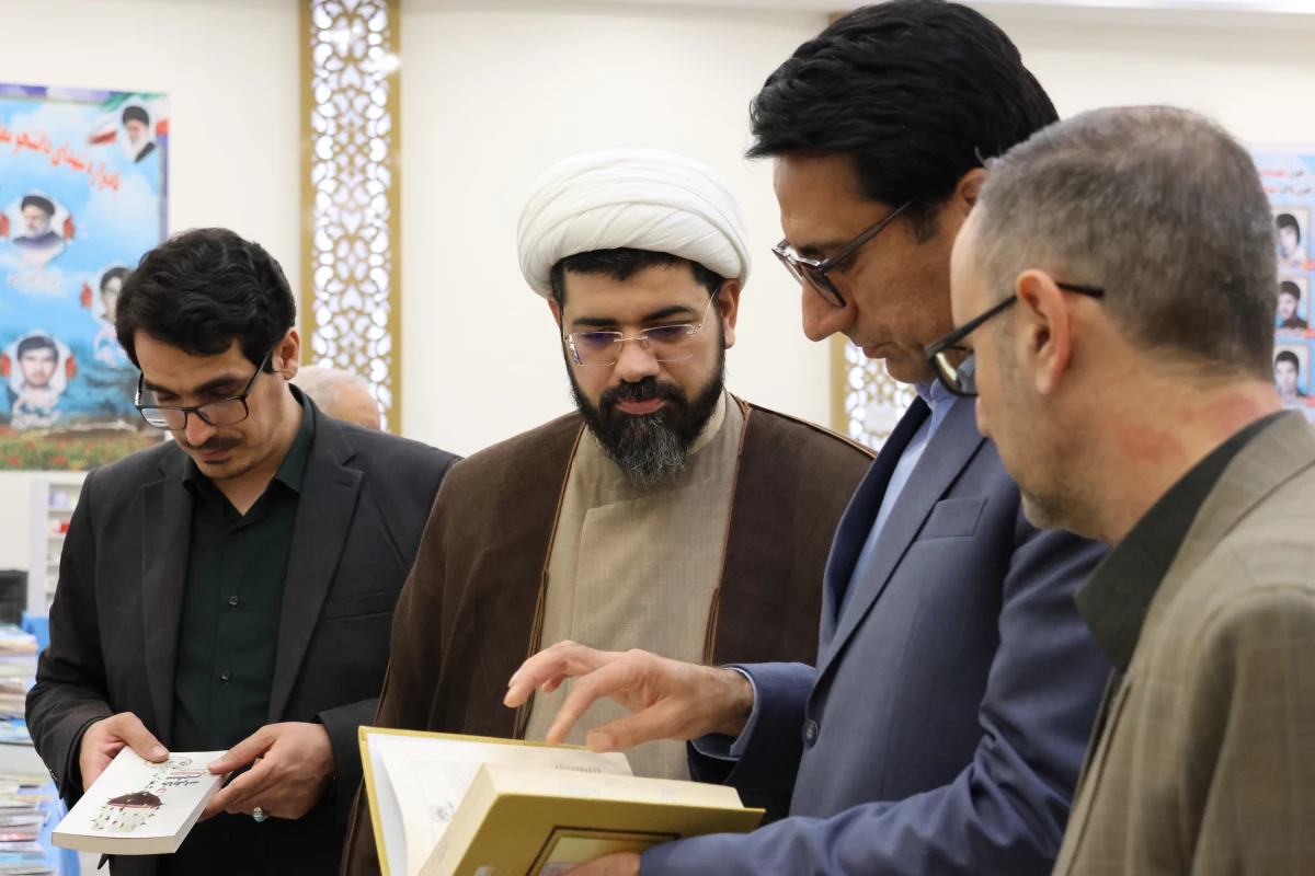 گزارش تصویری از روز دوم نمایشگاه کتاب دانشور 2