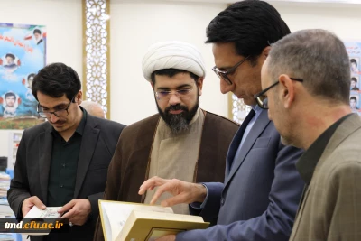 گزارش تصویری از روز دوم نمایشگاه کتاب دانشور.