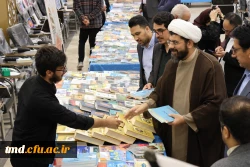 گزارش تصویری از روز دوم نمایشگاه کتاب دانشور 4