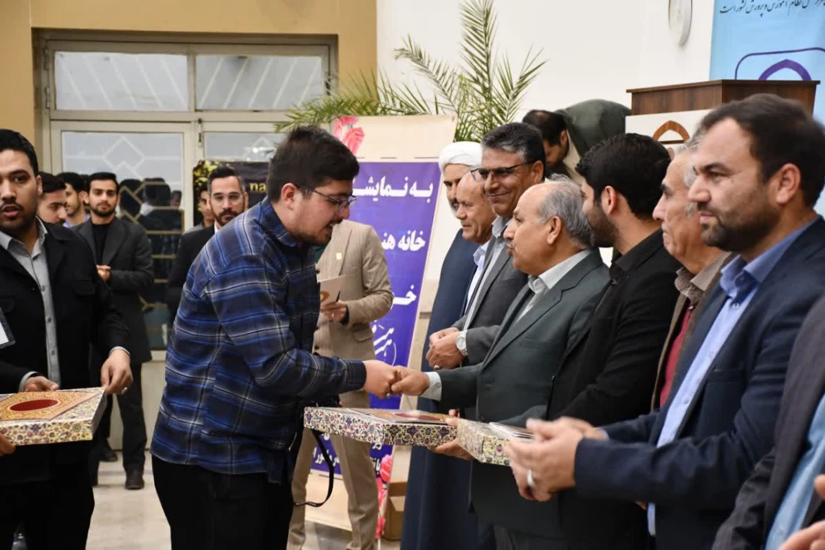 پبان کار نمایشگاه کتاب دانشور در دانشگاه فرهنگیان نیشابور 4