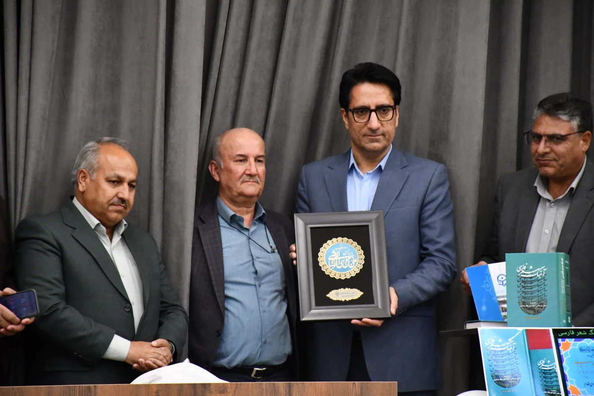 پبان کار نمایشگاه کتاب دانشور در دانشگاه فرهنگیان نیشابور 11